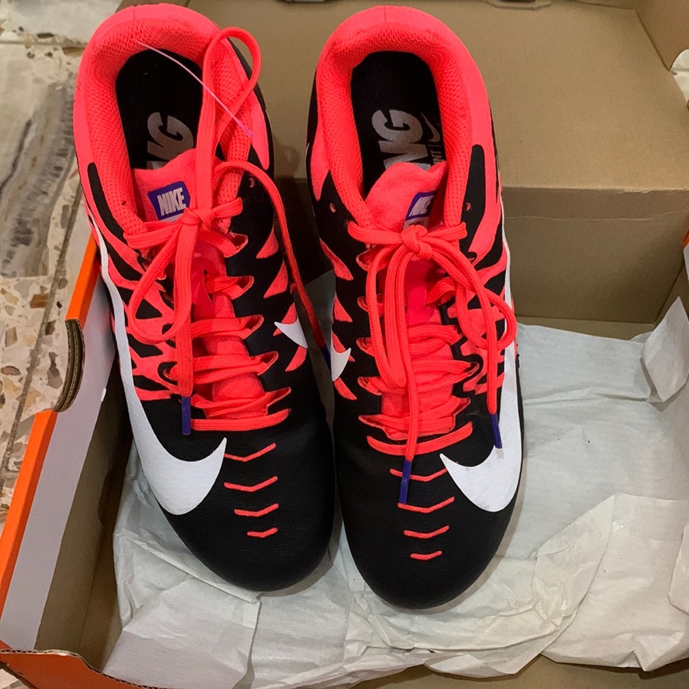Nike girls pink track shoes size 7.5